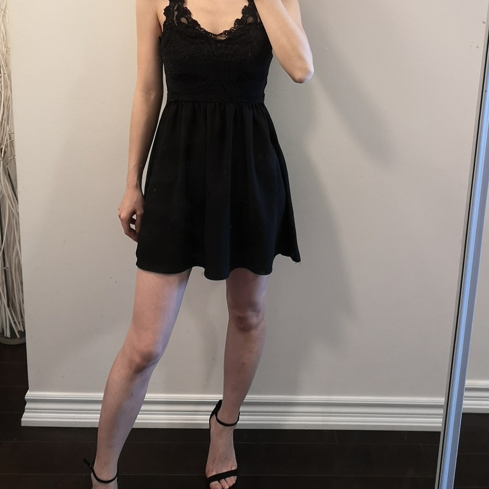 HM black dress